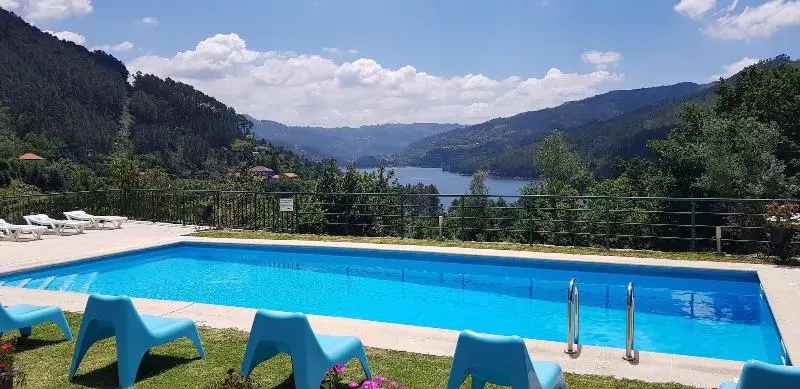 ホテル Lagoa Azul Do Geres