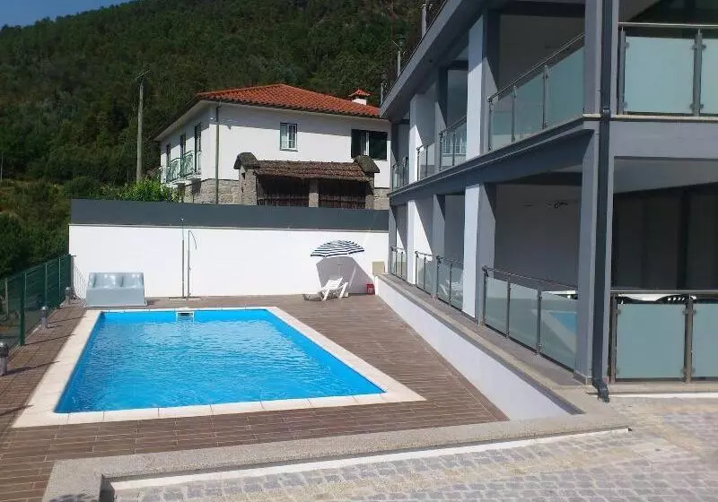 ホテル Lagoa Azul Do Geres