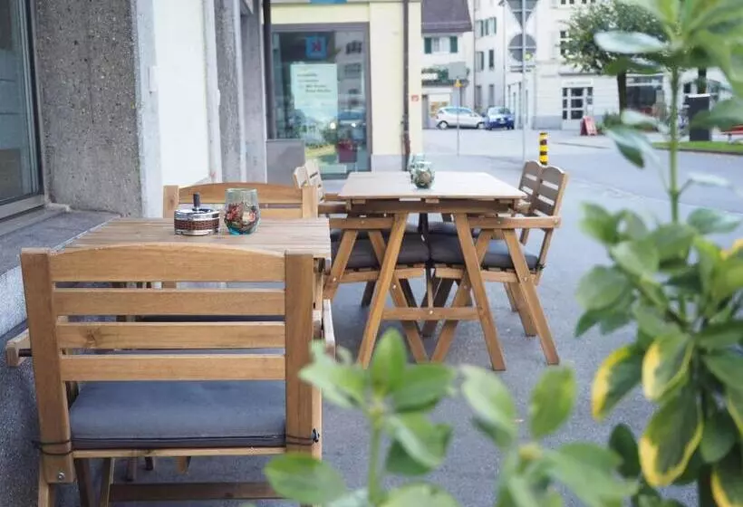 هتل Stadthof Glarus