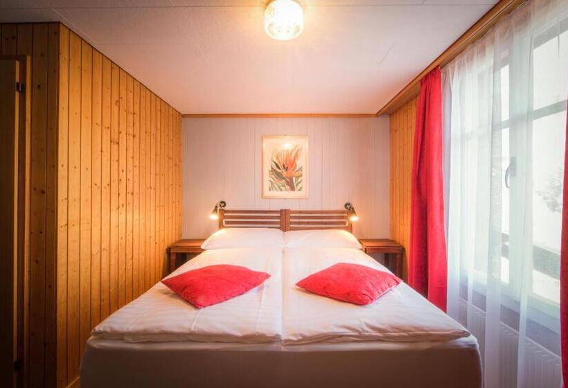 Отель Tell And Apartments