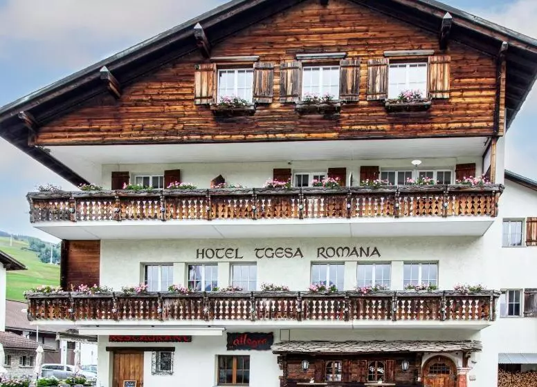 Hotelli Tgesa Romana