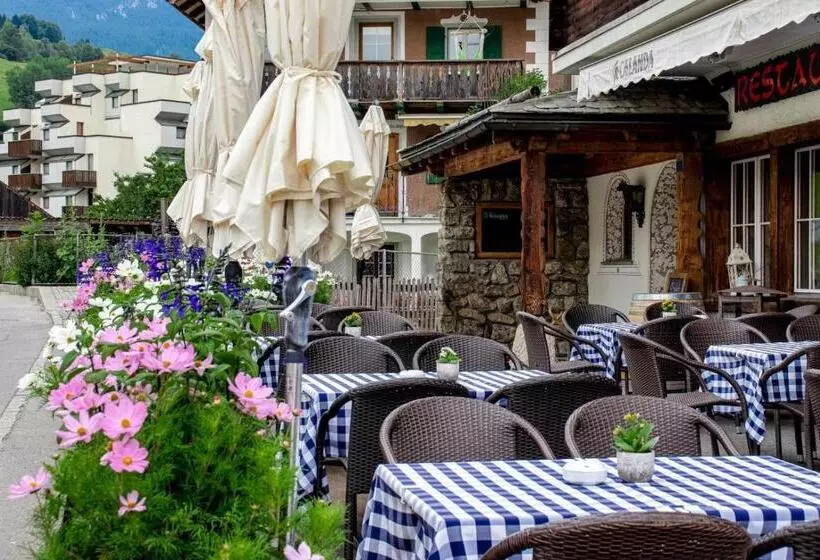 Hotelli Tgesa Romana