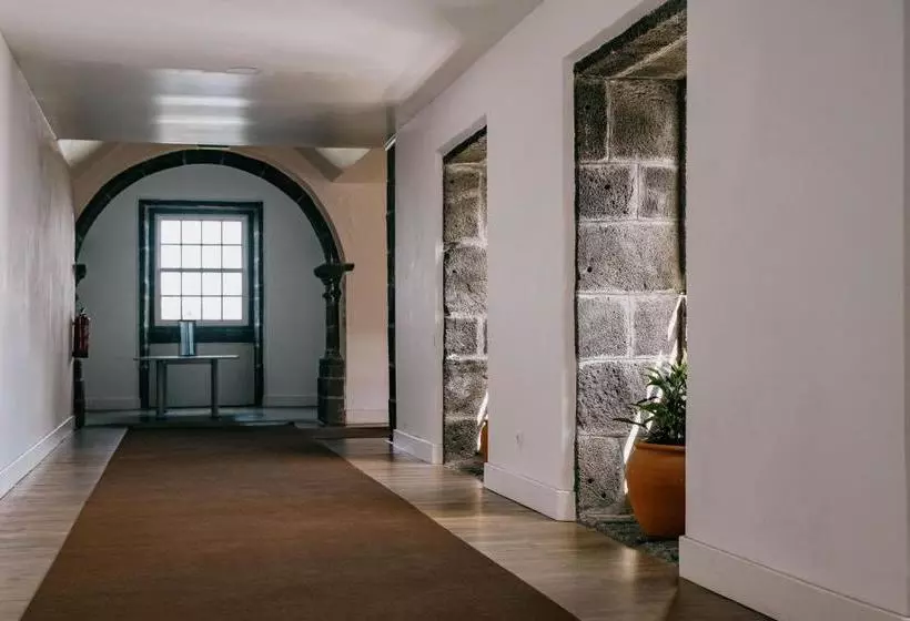 Azores Youth Hostels   Pico