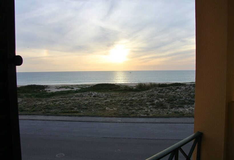 Supertubos Beach Hostel