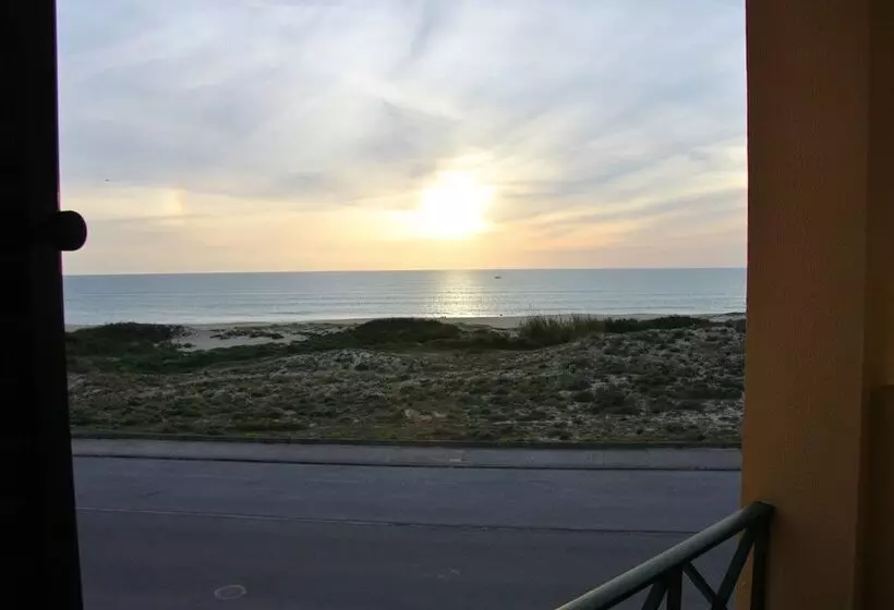 Supertubos Beach Hostel