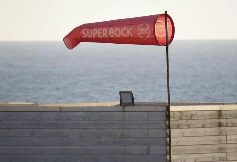 Supertubos Beach Hostel