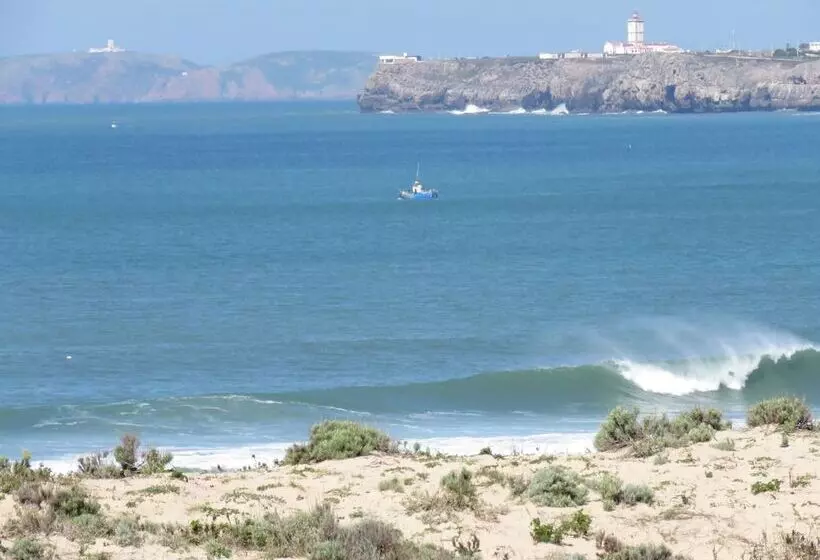 Supertubos Beach Hostel