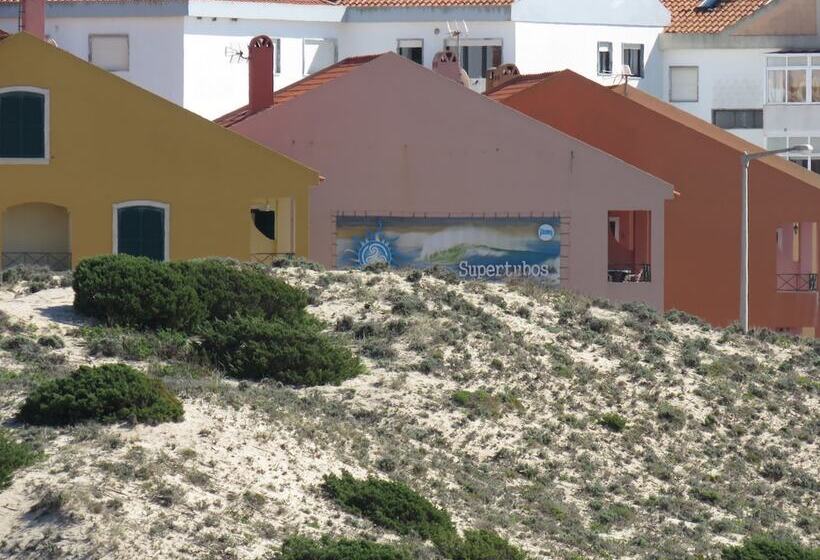 Supertubos Beach Hostel