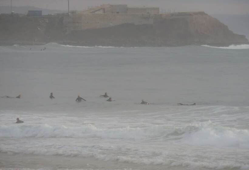 Supertubos Beach Hostel