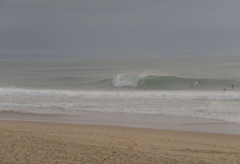 Supertubos Beach Hostel