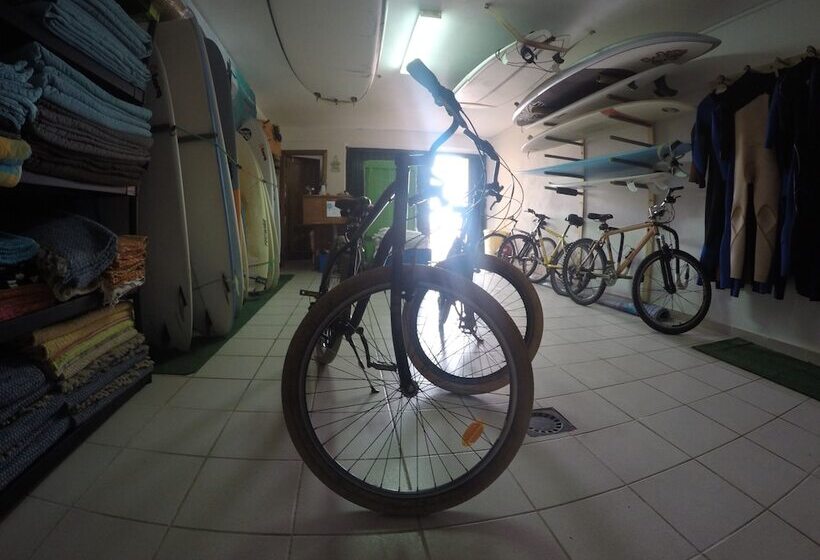 Supertubos Beach Hostel