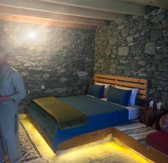 هتل Bagh Rustum Huts And Camping Site