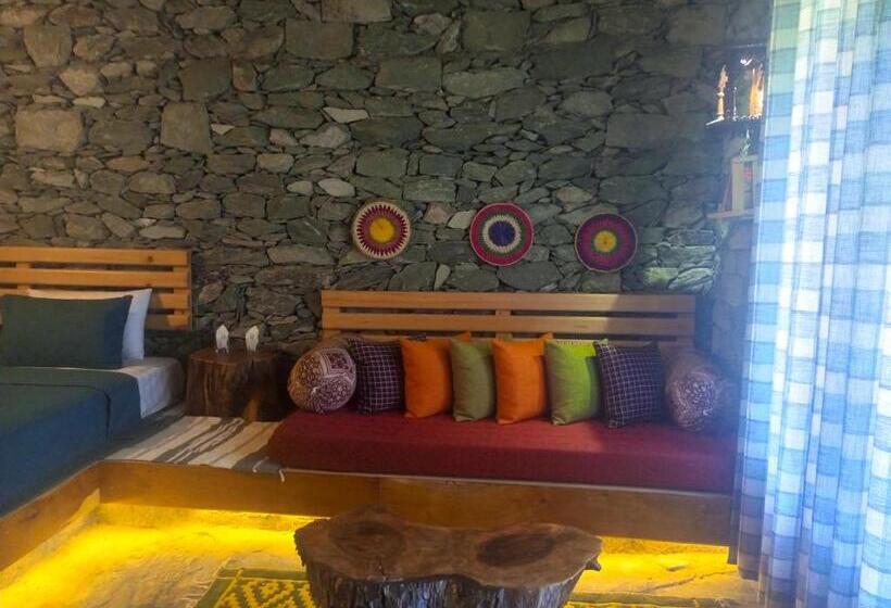 هتل Bagh Rustum Huts And Camping Site