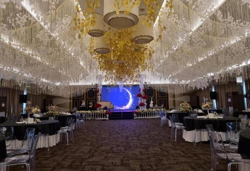 ホテル District 21