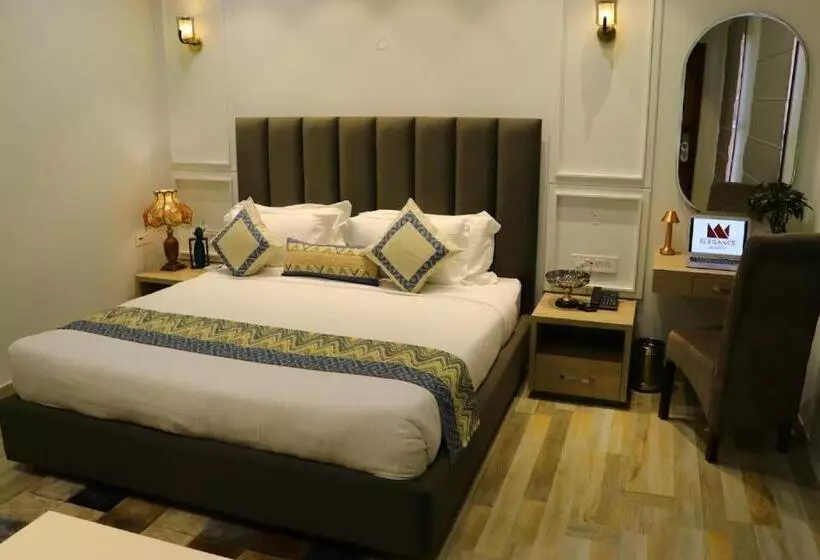 ホテル Elegance Regency