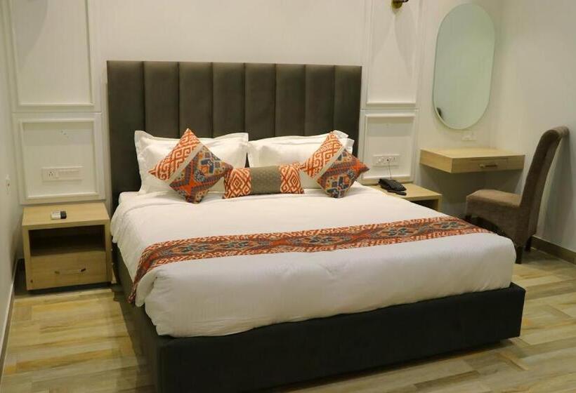 ホテル Elegance Regency