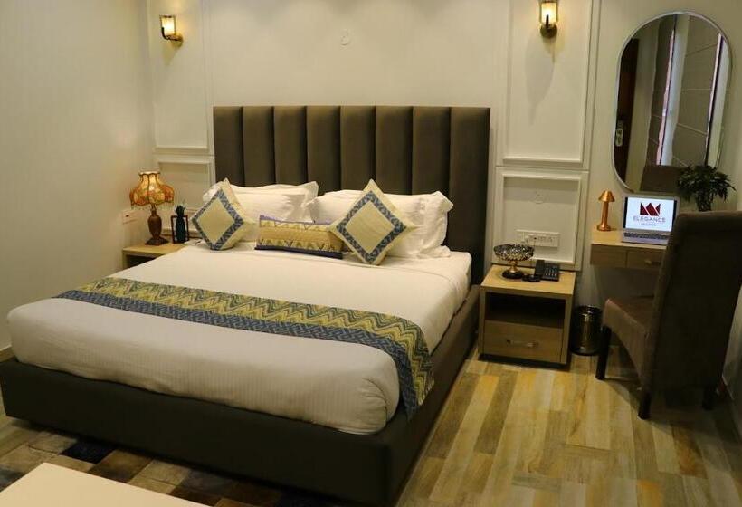 ホテル Elegance Regency