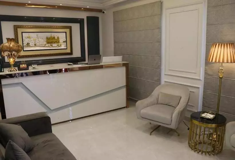 ホテル Elegance Regency