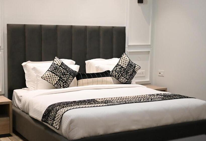 ホテル Elegance Regency