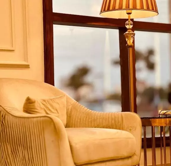 ホテル Elegance Regency