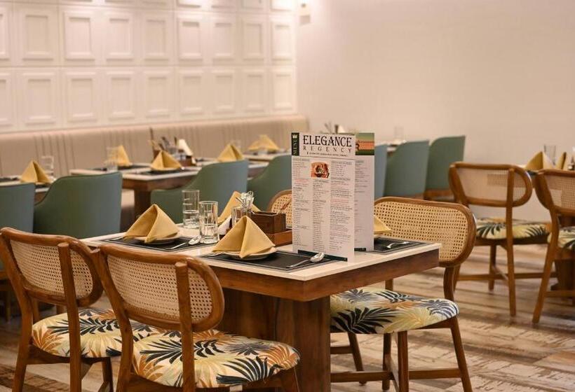 ホテル Elegance Regency