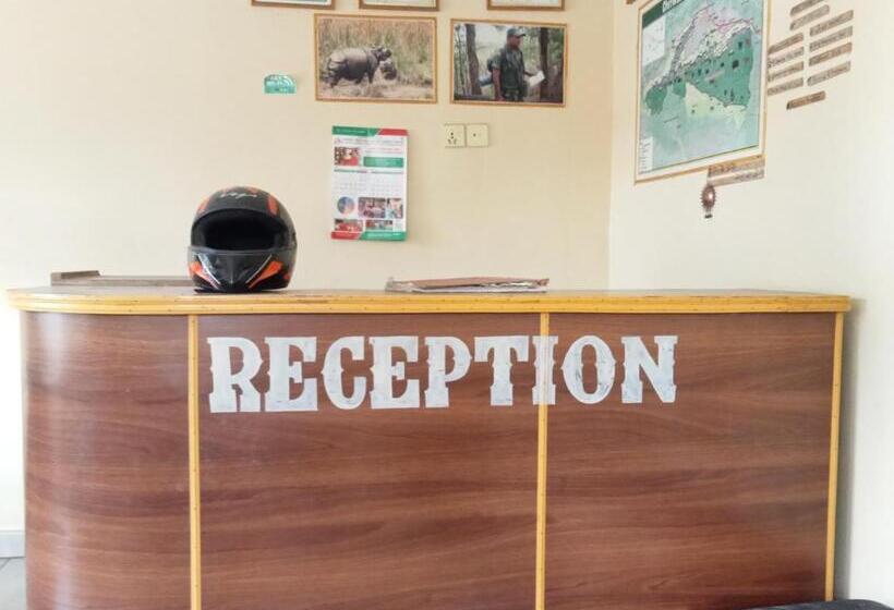 호텔 Holidays Inn   A Family Running Guest House