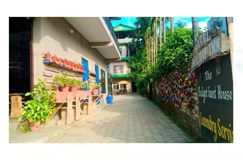 هتل Holidays Inn   A Family Running Guest House