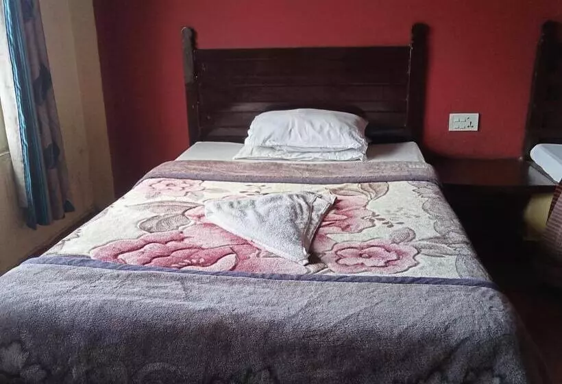 هتل Holidays Inn   A Family Running Guest House