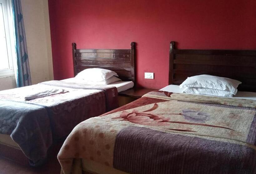 호텔 Holidays Inn   A Family Running Guest House