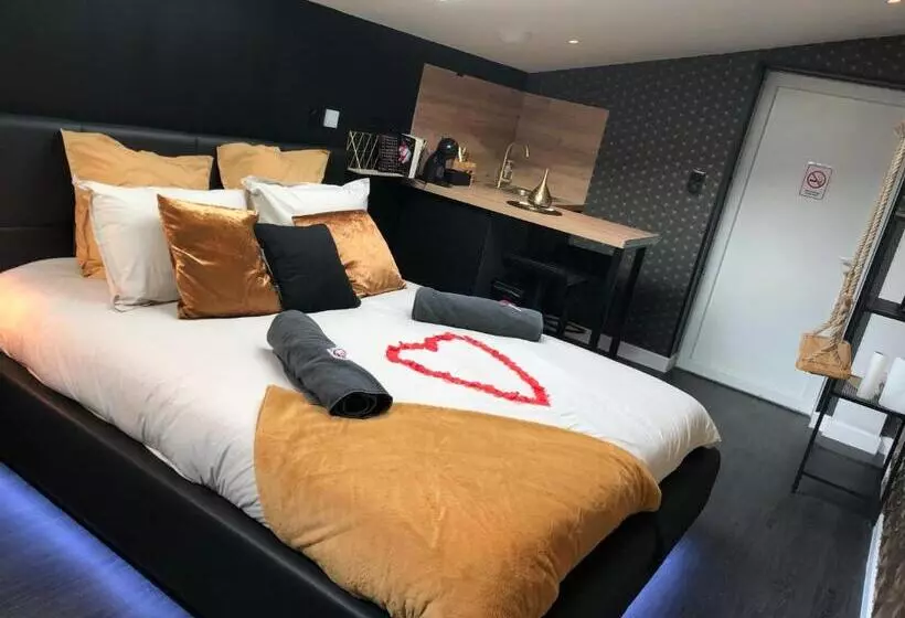 Hotelli Playroom Et Nuit Insolite