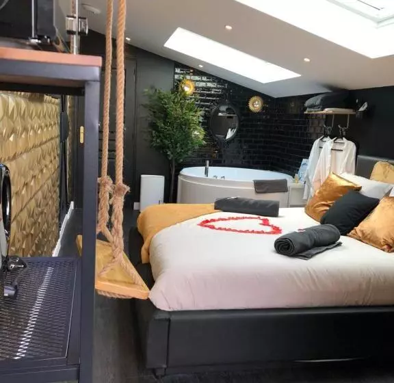 Hotelli Playroom Et Nuit Insolite