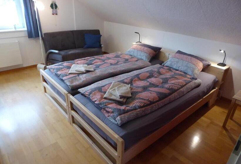 Bed and Breakfast 22 – Zimmer & Zmorge