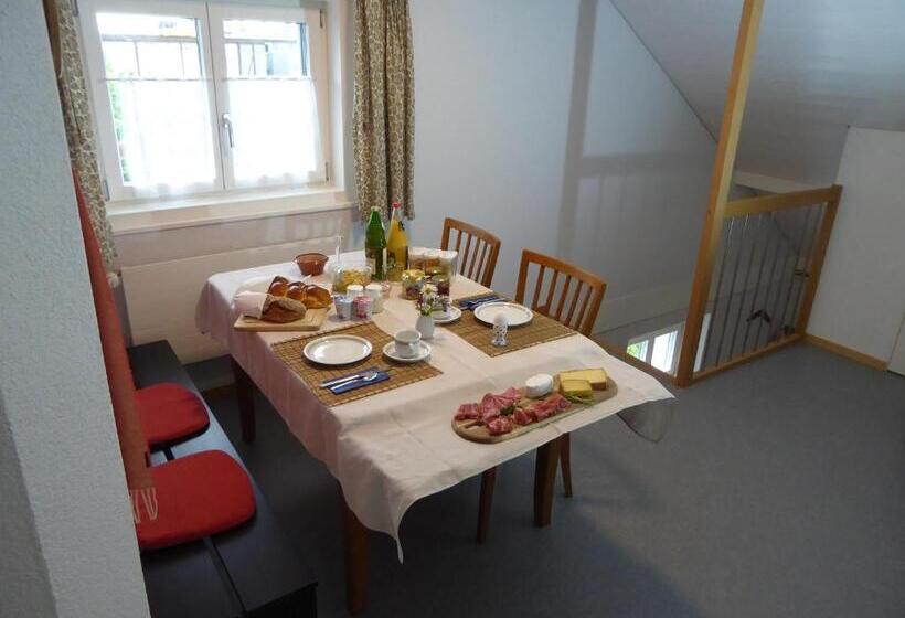 Bed and Breakfast 22 – Zimmer & Zmorge