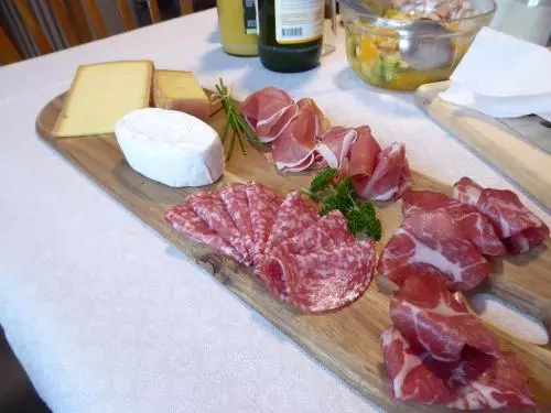 ベッドアンドブレックファースト 22 – Zimmer & Zmorge