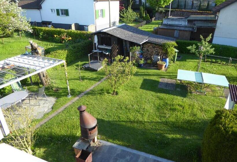 Bed and Breakfast 22 – Zimmer & Zmorge