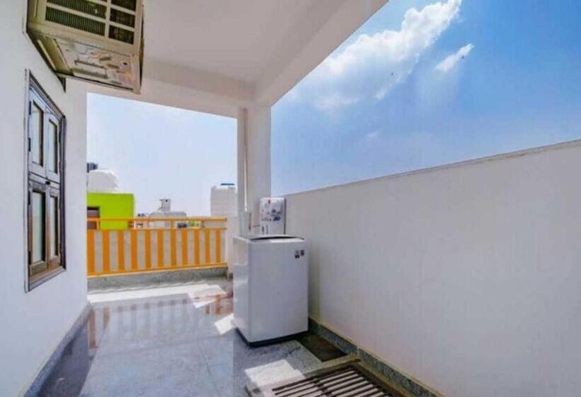 Otel O Pop Royal Guest House Near Omaxe Celebration Mall