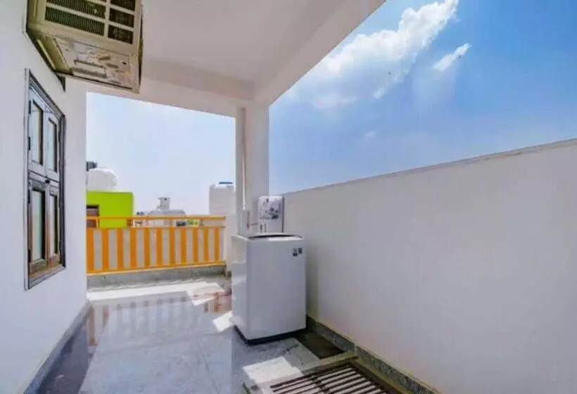 ホテル O Pop Royal Guest House Near Omaxe Celebration Mall