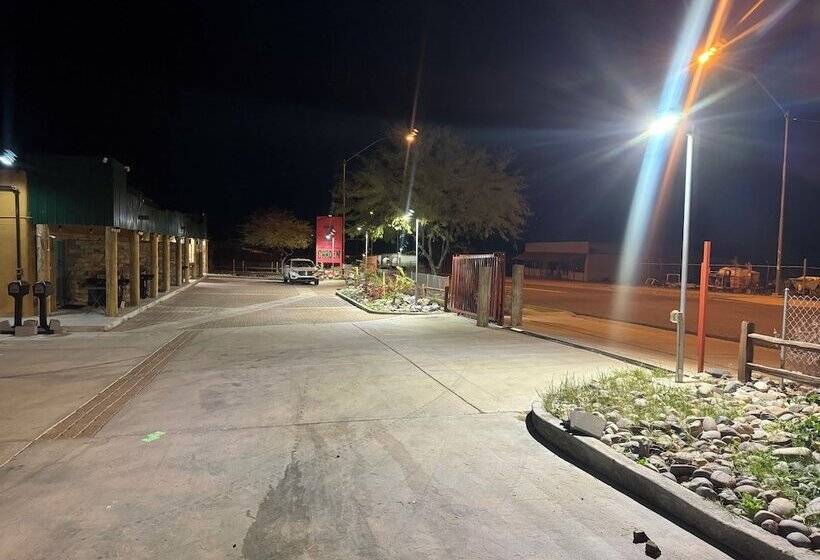 فندق على الطريق Zee Garden