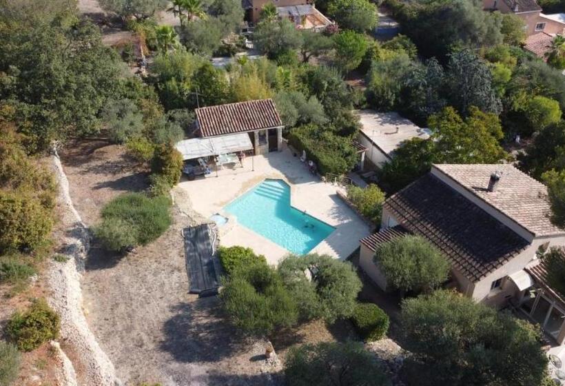 住宿加早餐 La Tousque