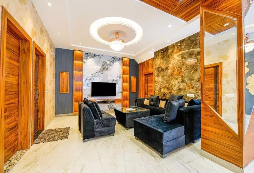 Fabhotel Rolt