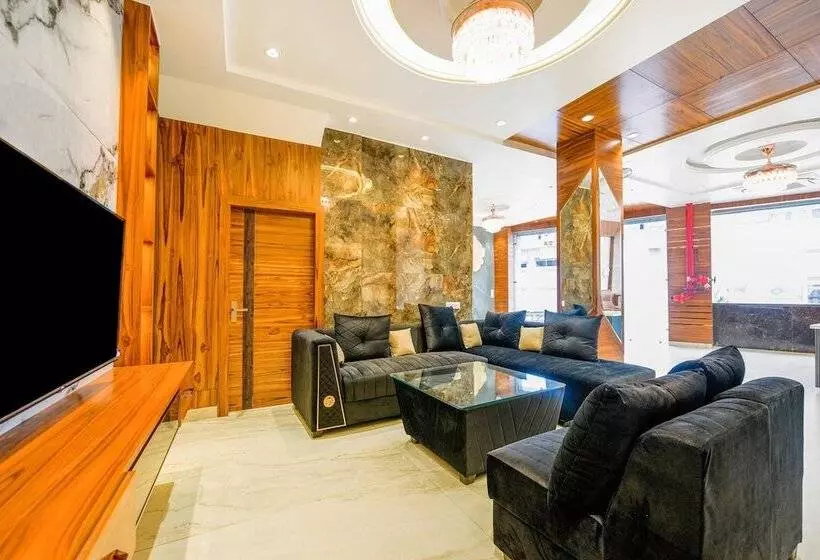 Fabhotel Rolt