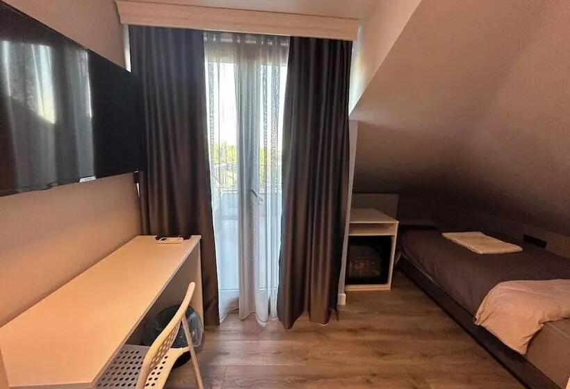 ホテル Aslan Airport