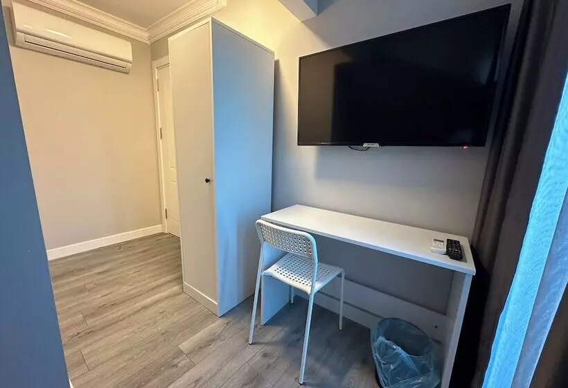 ホテル Aslan Airport