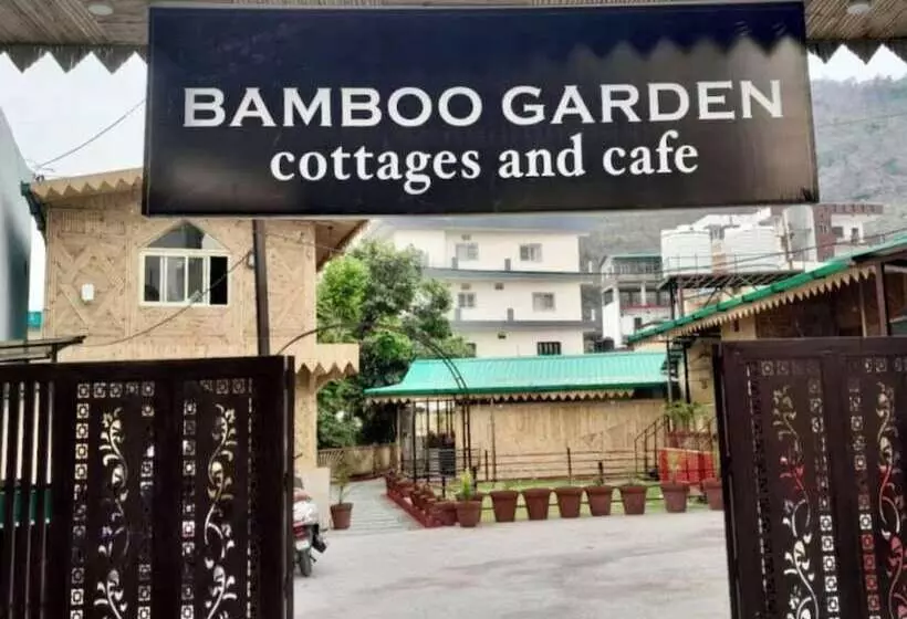 ホテル Bamboo Garden Cottages And Cafe