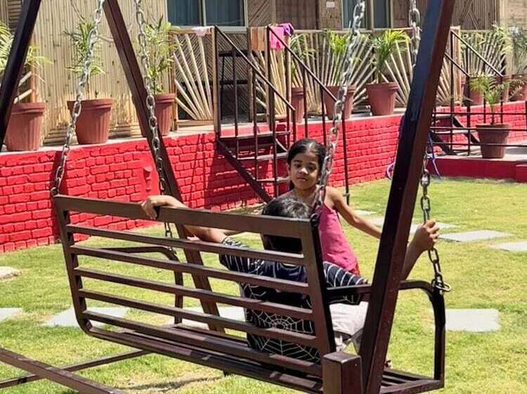 فندق Bamboo Garden Cottages And Cafe