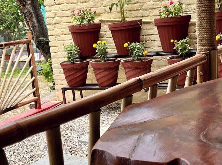 فندق Bamboo Garden Cottages And Cafe