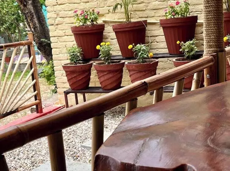 ホテル Bamboo Garden Cottages And Cafe