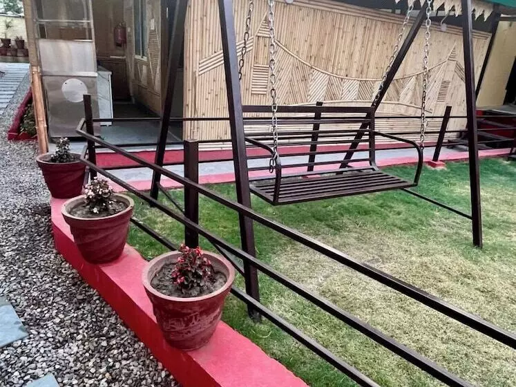 ホテル Bamboo Garden Cottages And Cafe
