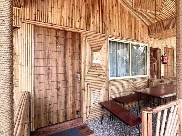 ホテル Bamboo Garden Cottages And Cafe