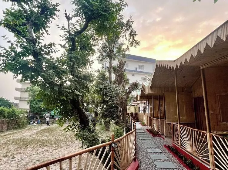 ホテル Bamboo Garden Cottages And Cafe